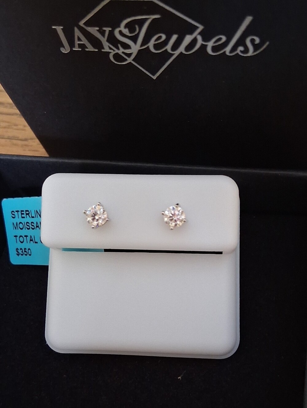 Sterling Silver Moissanite 0.44CTW VVSD Color NWT